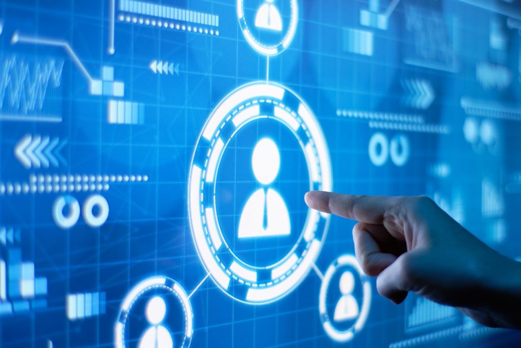 Un buen CRM de gestión comercial debe contar con una serie de prestaciones que lo conviertan en una herramienta esencial para tratar con los clientes de una empresa.