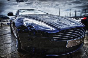 Aston MArtin db9 _elegir un crm pymes con el programa de gestión comercial online de Trebede.com